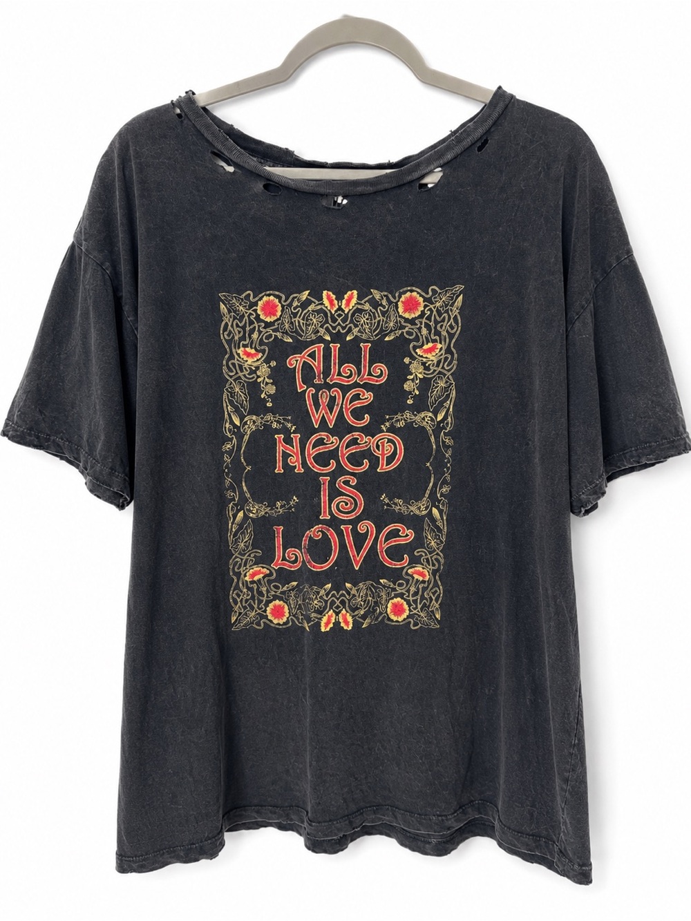 Vintage Canvas All We Need Is Love Distressed Graphic Tee Black Size S